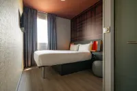 EasyHotel Paris Nord Aubervilliers Hotel dekat Theatre Zingaro