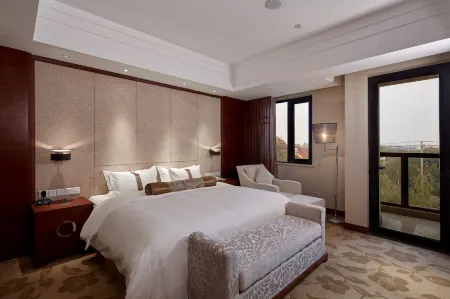 Zaozhuang Grand Barony Hotel Отели рядом с достопримечательностью «Taierzhuang Ancient Town»