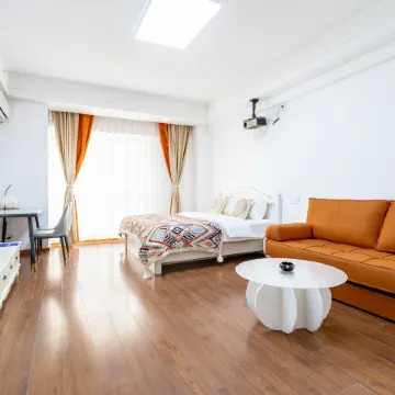 Yisuli Hotel (Dalian Hi-tech Wanda Plaza)