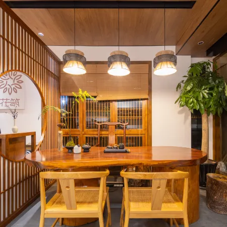 Floral Hotel·Hangzhou Zhuyin Garden Hotel Отели рядом с достопримечательностью «Храм Линь Ань»