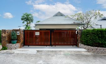 Patong Seaview Luxury Pool Villa