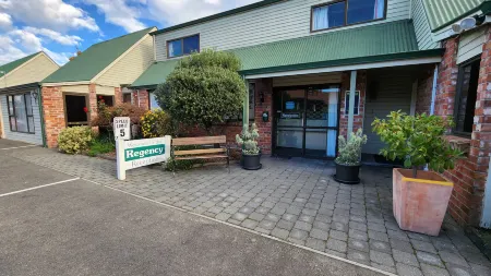 Regency Motel Ashburton Отели в г. Ашбертон