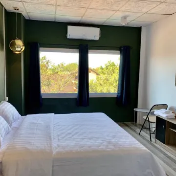 You empire Hostel and Bar Отели в г. Паксе