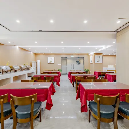 Wuhu Qingyi Riverview Hotel (Pedestrian Street)