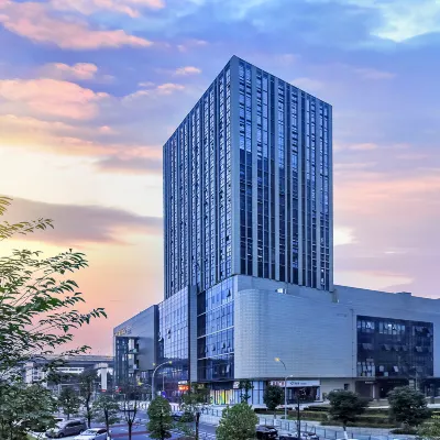 Xana Hotelle Hotel (Chongqing Jiangbei Airport Guanyue Road Subway Station) Hotels near Gulu Railway Station