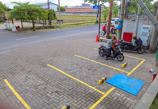 Brothers Inn Solo Baru