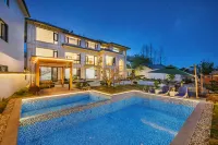 Yunxi · Summer Family-Friendly Stargazing Pool Children's Castle Theme Retreat