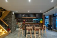 Jiyuan Huanqin Hotel (Lijingmen Cross Street Branch, Luo Yi Ancient City)