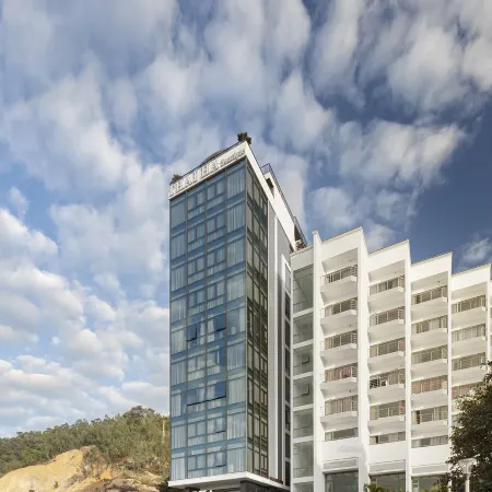 Thai Ha Boutique Hotel Отели рядом с достопримечательностью «Бухта Халонг»