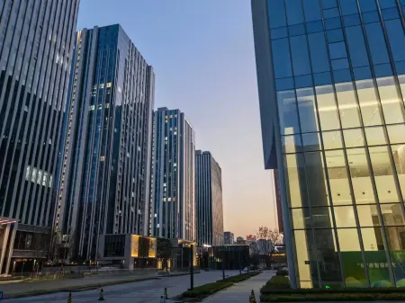 MGM Hotel (Kailin Plaza Branch ofZhengzhou High Speed Rail EastStation)