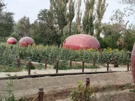 Zaoxiang Chinese Inn Отели рядом с достопримечательностью «Lou Lan Museum»