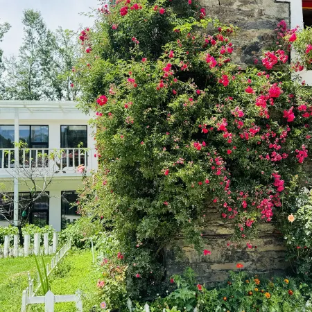 Xinduqiao Gesang Garden Inn