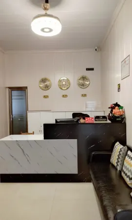 Huarong Xiangyue Hotel