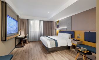 Homeinn Selected Hotel (Urumqi Convention Wuyue Plaza)