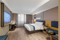 Homeinn Selected Hotel (Urumqi Convention Wuyue Plaza)