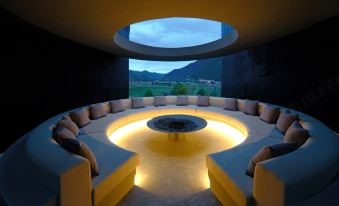 Black Stone Hotel
