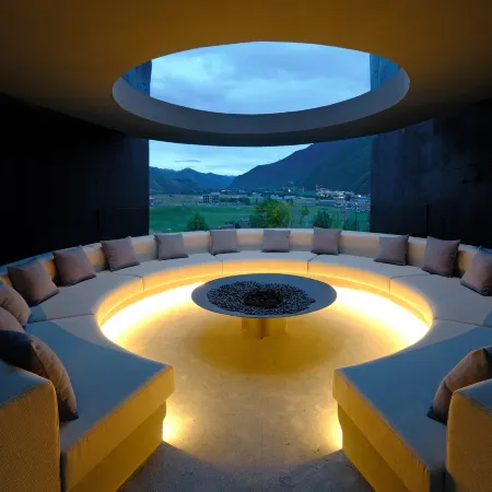 Black Stone Hotel