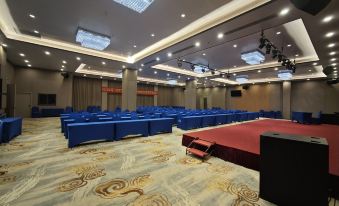 LiangZhi Huipin Hotel (Haikou Xiuying Exhibition Center)
