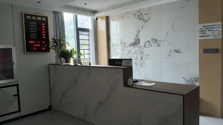 Yangguang Business Hotel