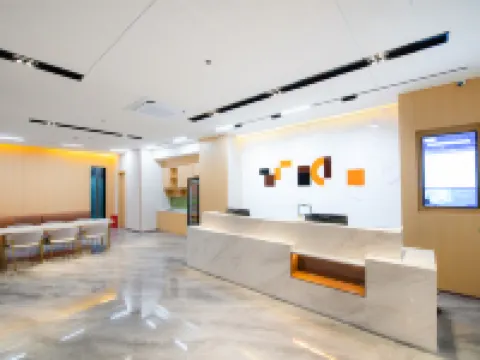 Jinjiang . Chonpines Hotel（Guigang Jingang Avenue High-speed Railway Station Branch）