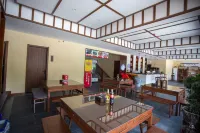 Runisuoyuan Smart Hotel (Wudangshan Scenic Area) Hotels near Lvsongshi Daojian Local Special Products