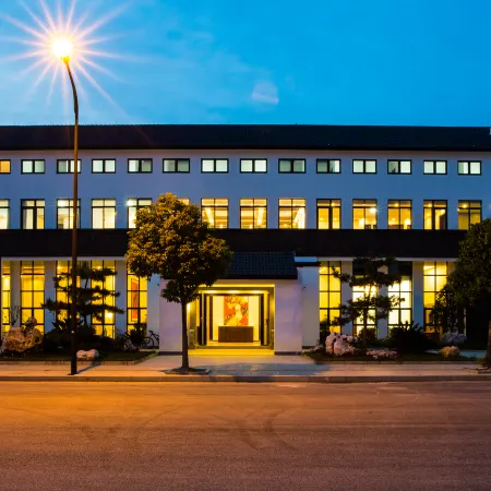 Yiyezhou • Riverside Art Boutique Hotel Отели рядом с достопримечательностью «Fuchunjiang Hospital»