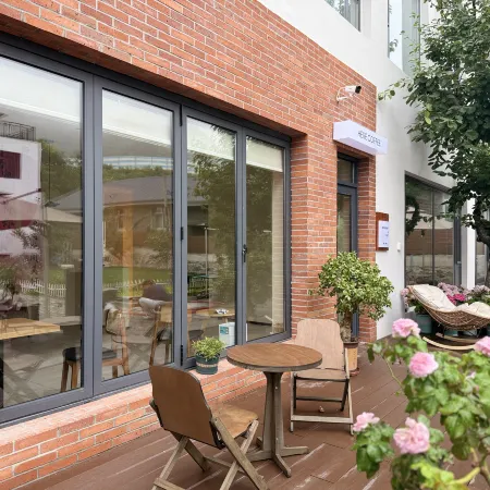 Xinglong Lizike S Homestay