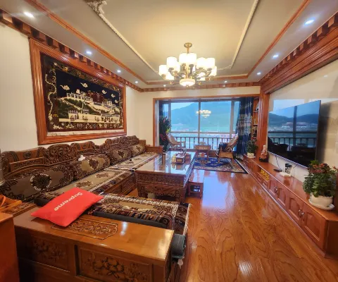 Luqu Longsheng Homestay