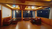 渡雲棲滇金絲猴農莊飯店
