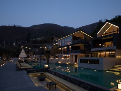 Hailuogou Milu Soooan Snowview Luxury Hot Spring Homestay