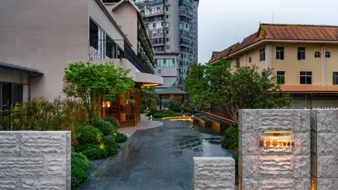 โรงแรมบ้านสวนหยุนซื่อตี้ (สาขาเมืองหยกนานาชาติหยิงเจียง) in หยิงเจียง