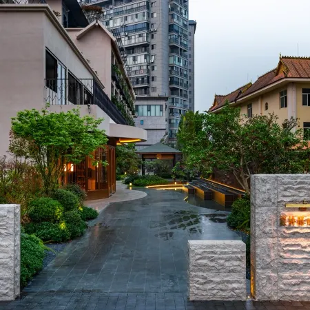 Yun Shi Di Garden Hotel (Yingjiang International Jade City Branch)