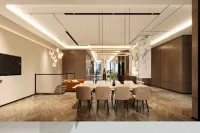 Home Inn Plus (Yangzhong Pedestrian Street Branch)