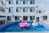 Shanhai Time Hotel (Beidaihe Laohushi Sea Park Branch) - С бассейном