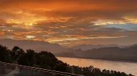 Zhihan River-view & Dam-view Homestay (Yichang Three Gorges Dam) - Mountain view