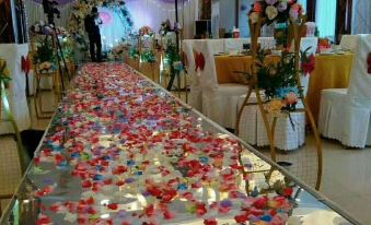 Zhonglian Hotel - Housity