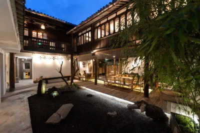 Flora Hotel · Tengchong Burrow Tea Zen hotel (Tengchong Heshun Ancient Town Store) Hotels in Tengchong