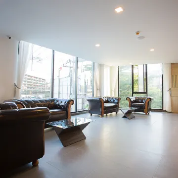 B2 Hat Yai Boutique and Budget Hotel Отели рядом с достопримечательностью «Железнодорожный вокзал города Хатъяй»