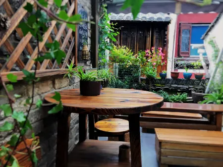 Jingguan Chinese Inn (Huizhou Ancient City) Отели рядом с достопримечательностью «Zheng's Ancestral House of She County»