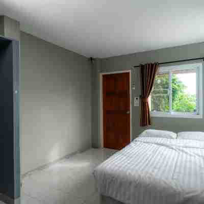 Sichang Marina Resort Rooms