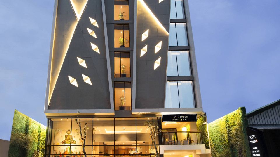 Yellow Star Ambarukmo Hotel