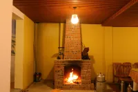 Jizu Mountain Wild Restaurant Inn Hotel a Binchuan