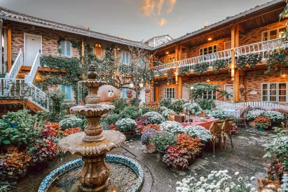 GUANXIN · Half a Mile | Monet Garden Inn Monet Garden