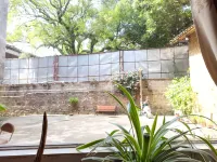 Jingfenglou Hostel Отели рядом с достопримечательностью «Stone Jump Bridge»