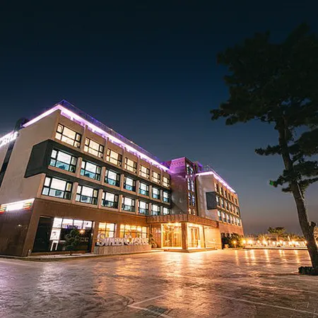 Hotel Sweet Castle Jeju Hamdeok Отели рядом с достопримечательностью «Пляж Хамдеок»