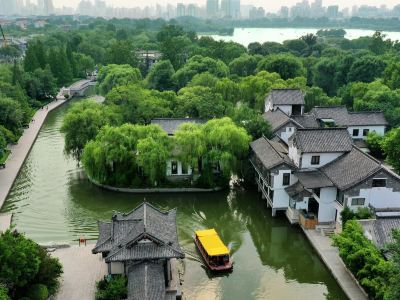 Shangquan Lishe Spring Culture (Daming Lake Chaoran Tower)