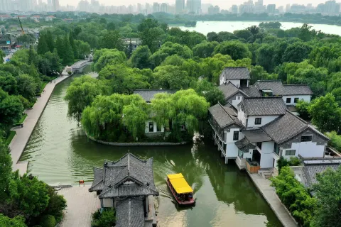 Shangquan Lishe Spring Culture Boutique Hotel (Jinan Daming Lake Scenic Area)