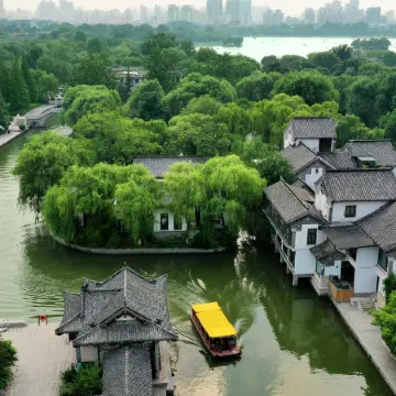 Shangquan Lishe Spring Culture (Daming Lake Chaoran Tower)