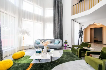 Qinyuan Lake View Pool Villa Отели рядом с достопримечательностью «Bacheng Yinhua Yijing Langman Huahai Theme Amusement Park»