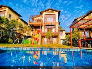 Qingyuan Qingquan City with Mountain Villa